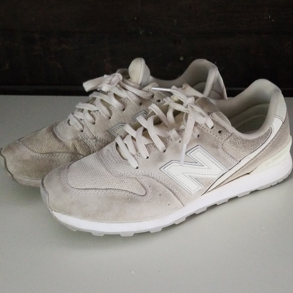 New Balance 696 cream size 8.5M
